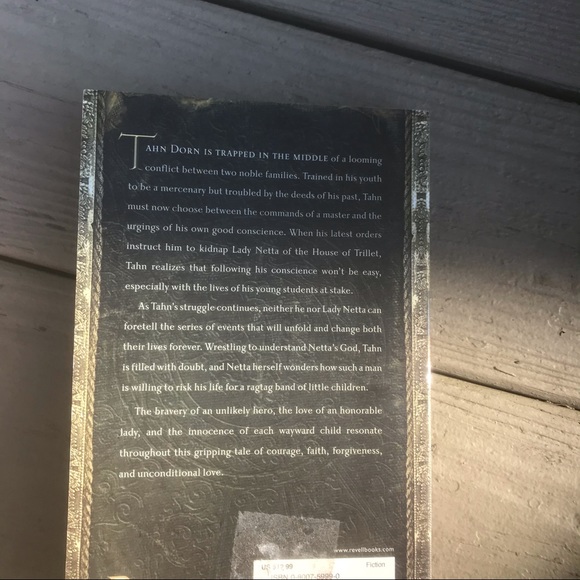 3 Fantasy books - Picture 8 of 8